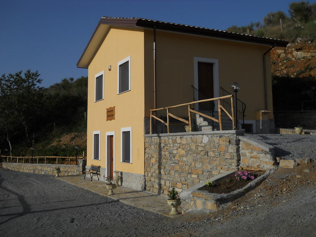 Azienda Agrituristica La Casetta Del Pollino Mormanno Buitenkant foto